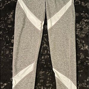 arie xs leggings, gray with white mesh design